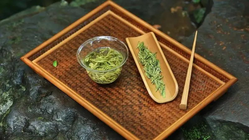 【贡牌】夏日“本命茶”:为什么夏天首选龙井?
