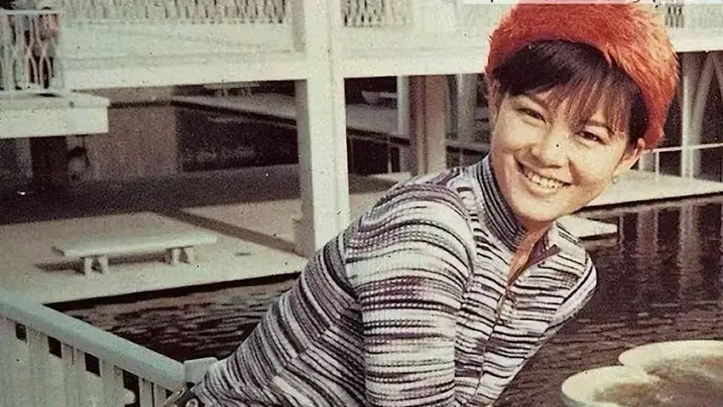 看施南生旧照才懂,一头短发写尽飒美风骨,难怪林青霞都自叹不如