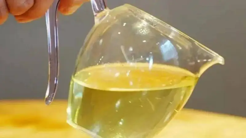绿茶红茶谁养胃谁伤胃：老武揭秘流传多年的饮茶误区