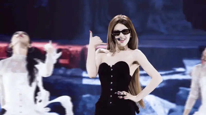 赵露思潮牌成立仅半年 月销突破达千万