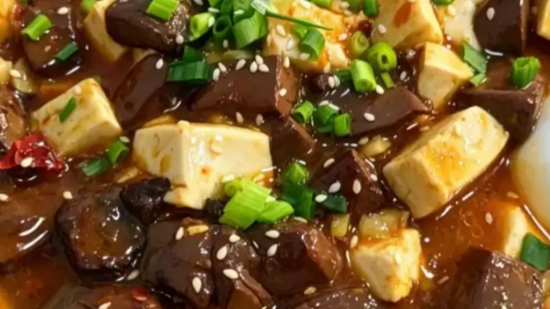 豆腐配猪血,家常小菜复刻老院子味道