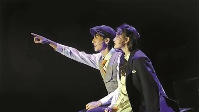 小剧场驻演《长腿叔叔》 演员伴观众成长