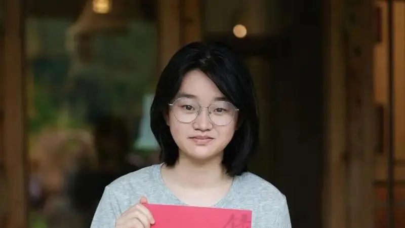 单亲妈妈扛钢管供女读书 女儿全省前五考入北大