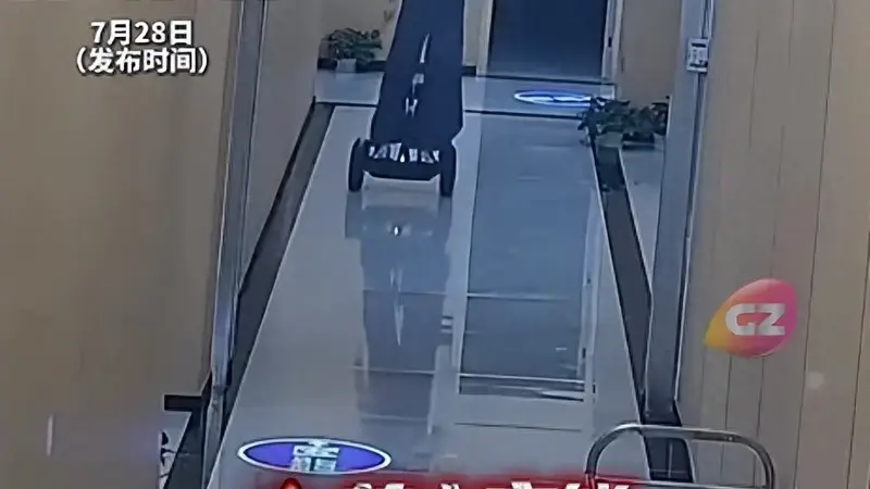 孕妇楼道骑平衡车撞人流产 律师定骑车者担主责 这类工具禁上道路别乱骑