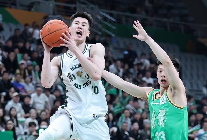 郭昊文无缘国王加州夏联名单 母队同曦渴望顶薪续约