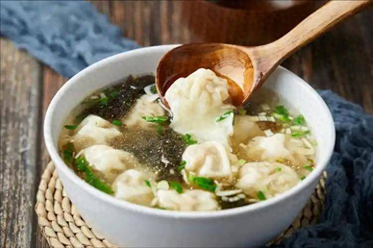 馄饨被点名!医生发现:馄饨冷冻12小时，抗性淀粉翻倍控糖护肠!
